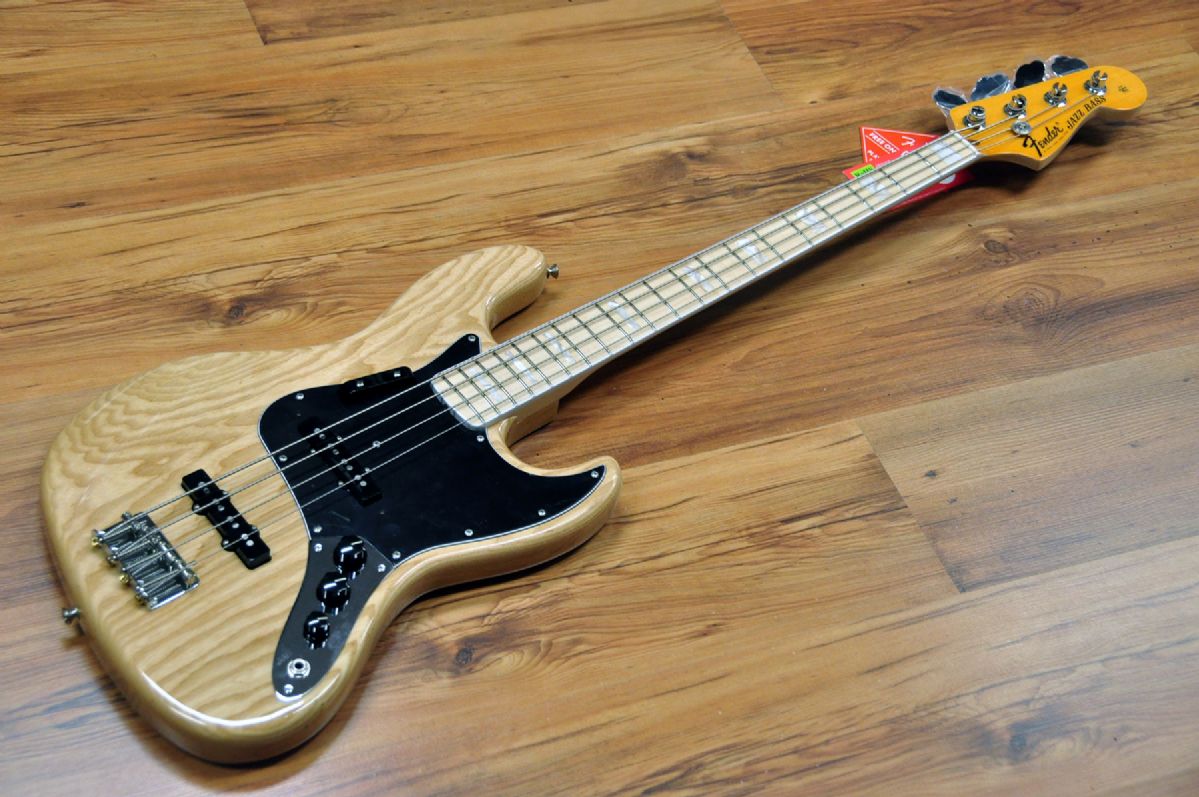 Electric Bass; Fender; Jazz Bass; 4 Strings