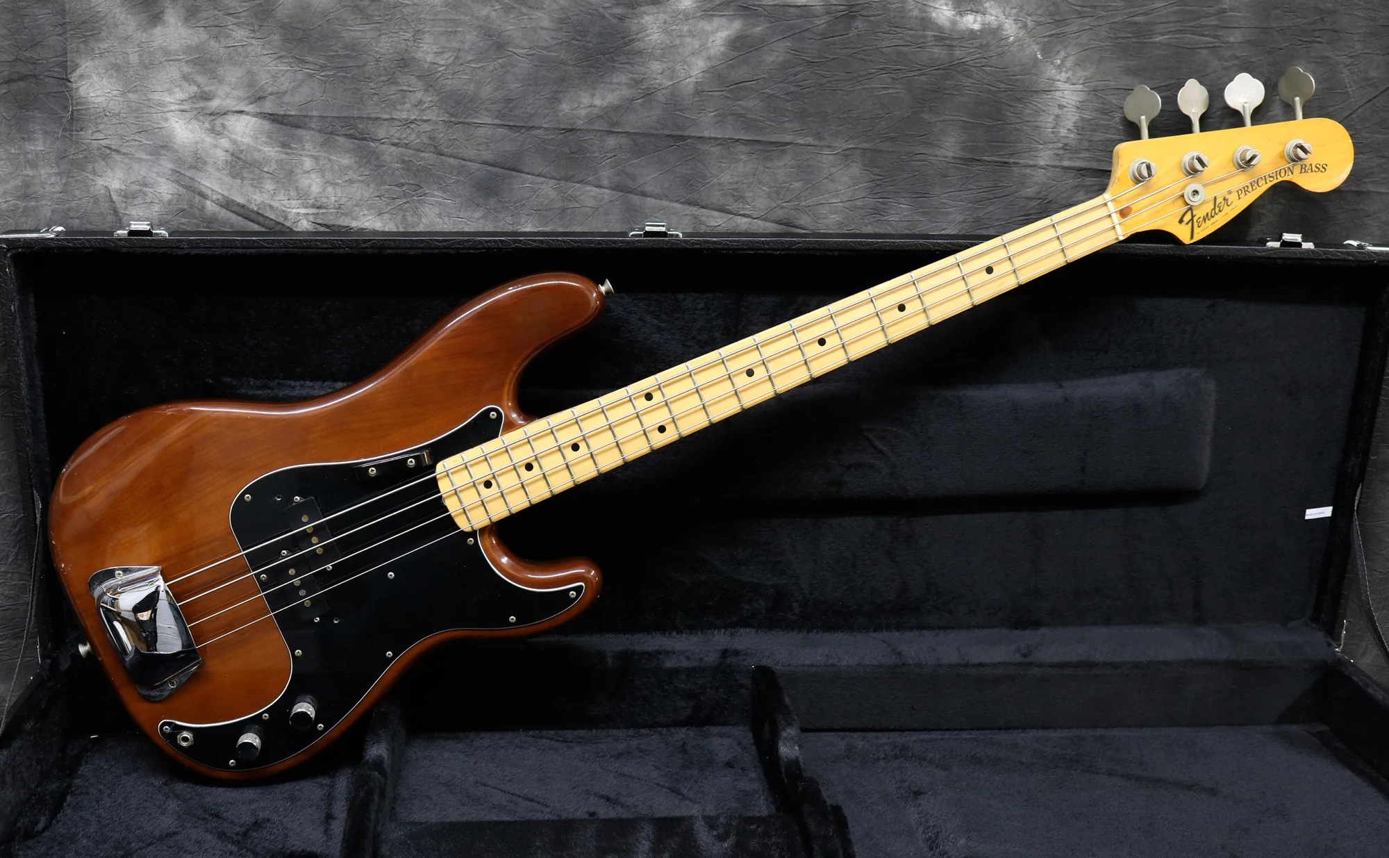 Electric Bass; Fender; Precision; 4 Strings